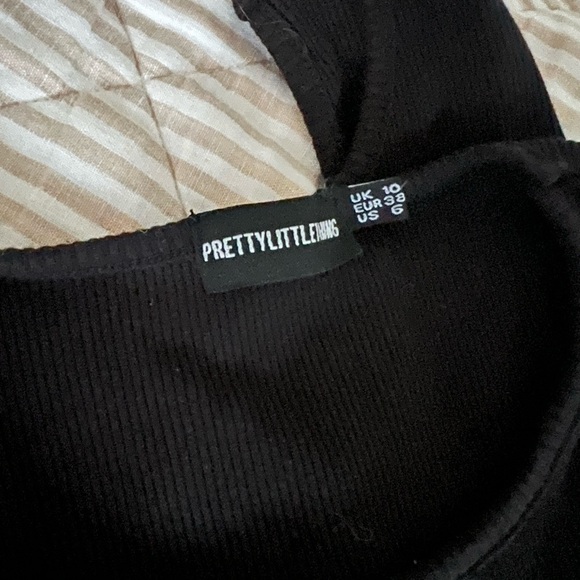 PrettyLittleThing Black Ribbed Cut Out Racerback Crop - Picture 5 of 5